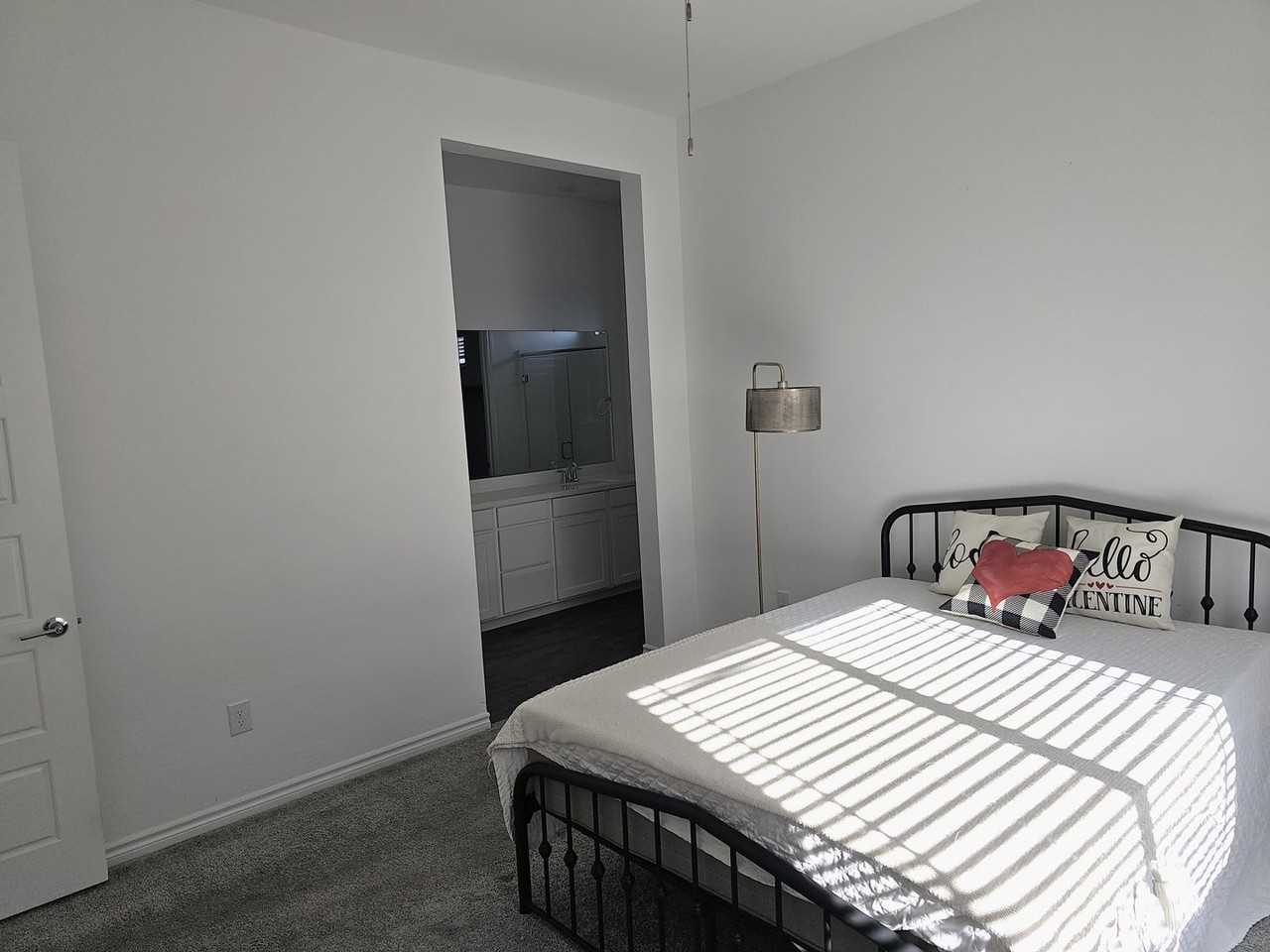 921 Mayfield Manor Ln - Photo 6 of 15