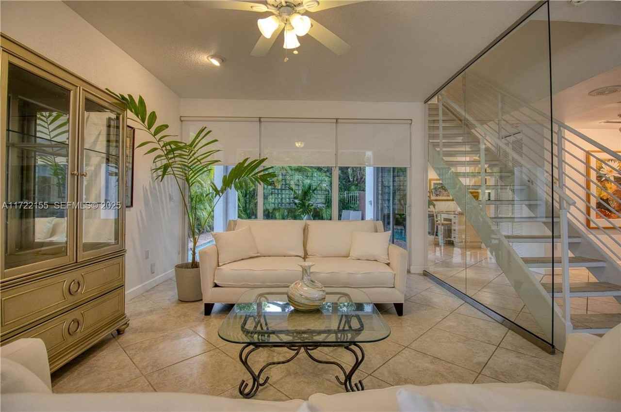 2200 Lincoln Ave - Photo 4 of 15