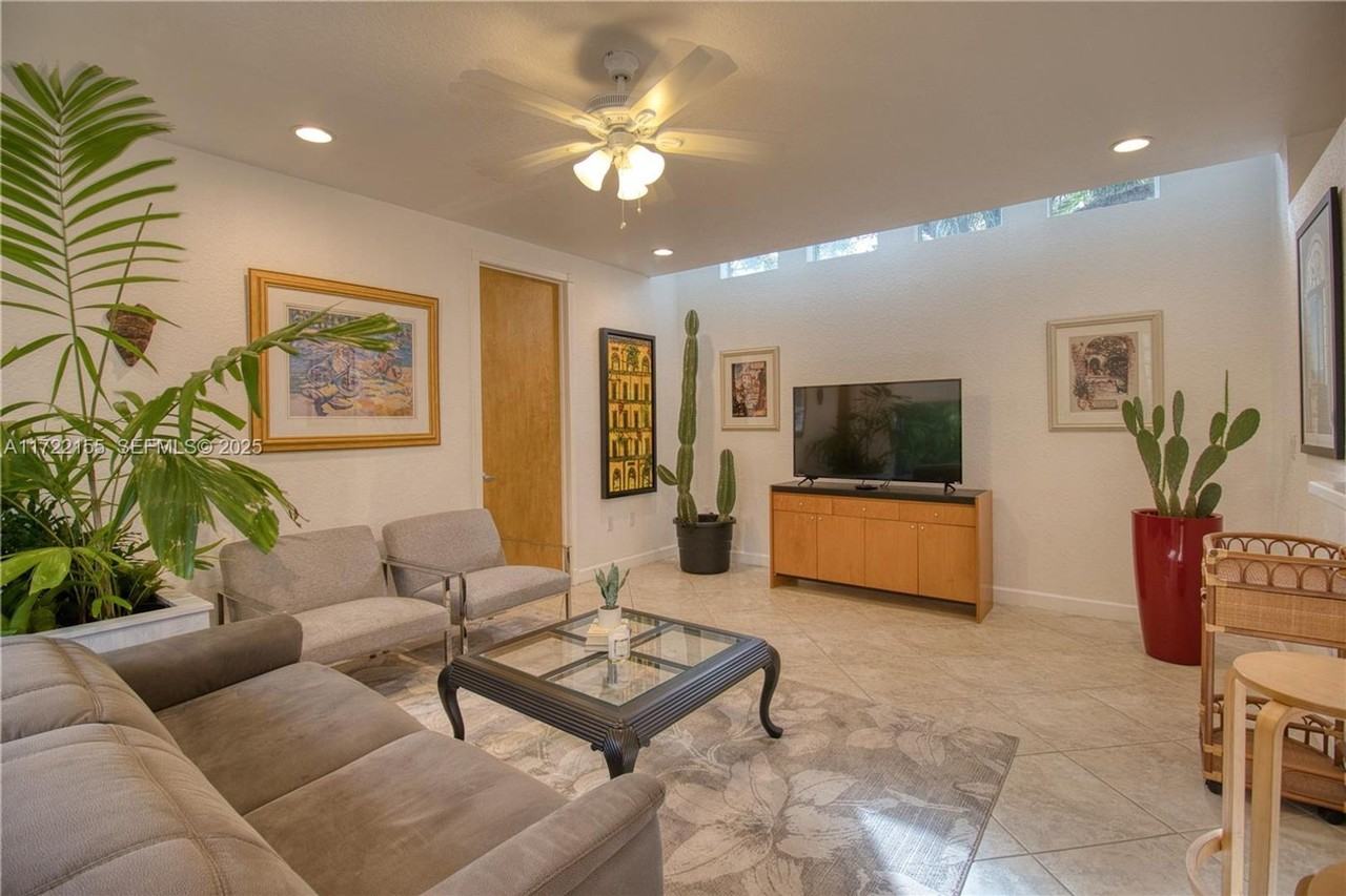 2200 Lincoln Ave - Photo 5 of 15