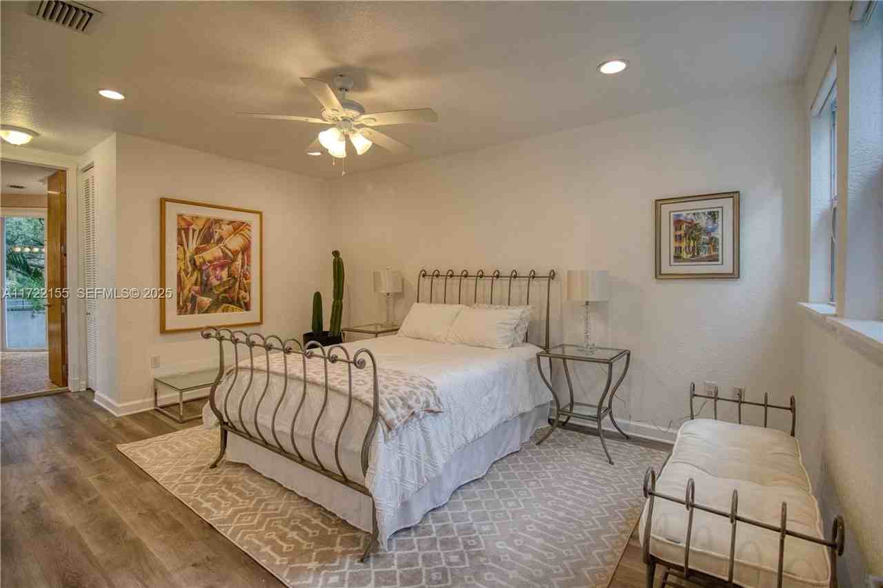 2200 Lincoln Ave - Photo 7 of 15