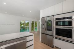 1975 Calais Dr - Photo 1 of 1