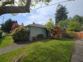 featured image of 1921 Harris St