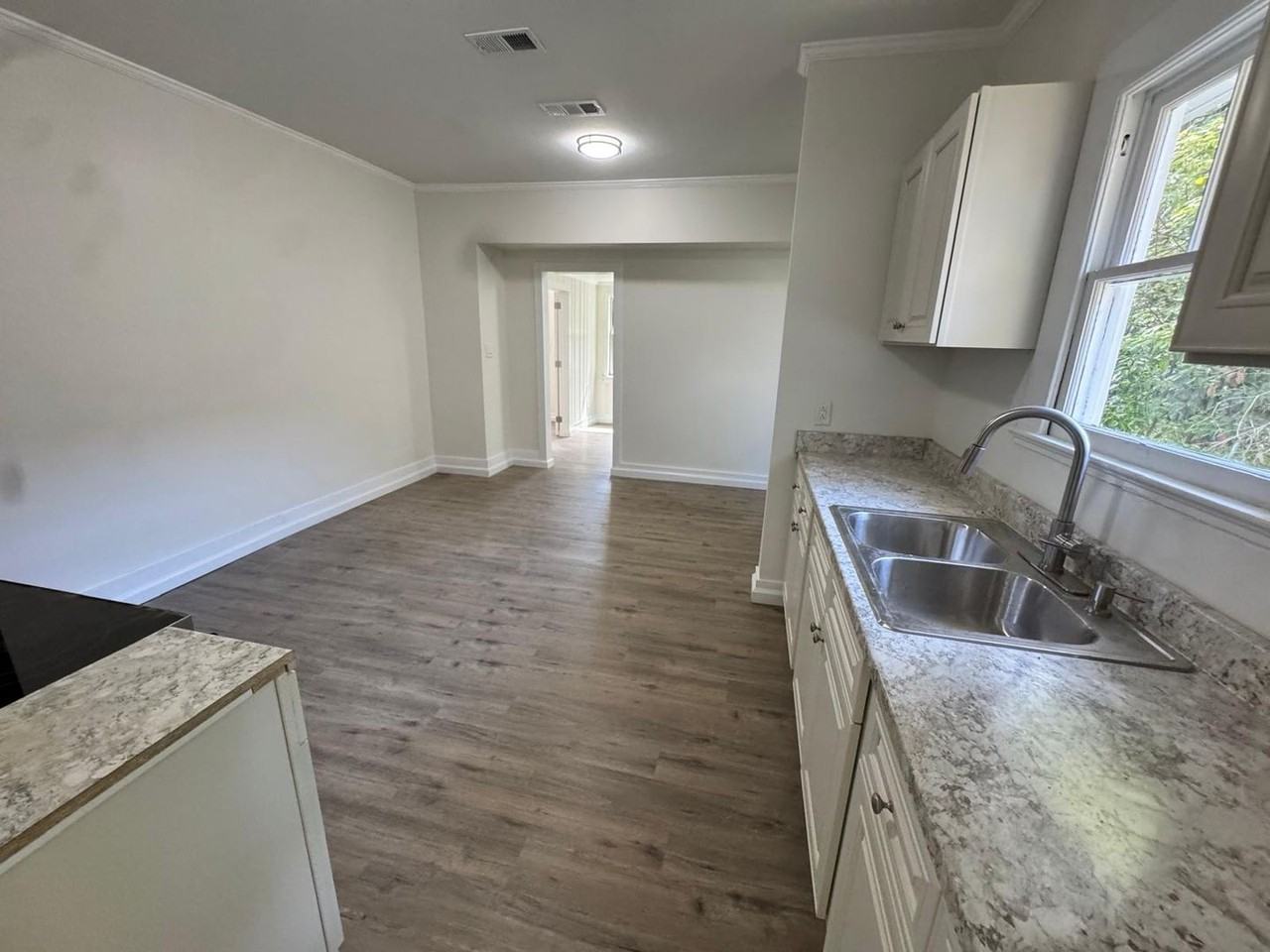 611 Dauphin Island Pkwy - Photo 3 of 8