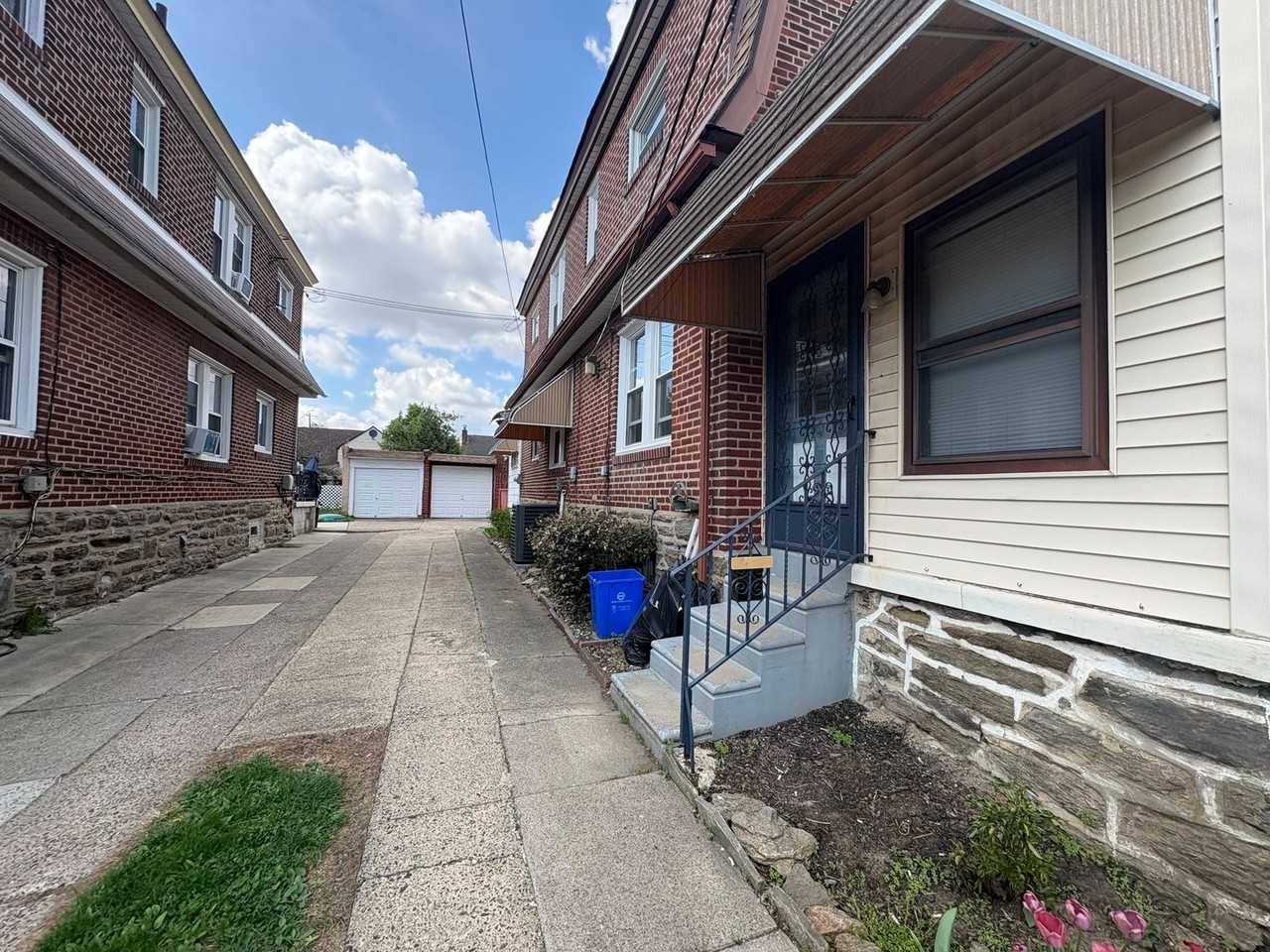 1806 Hoffnagle St - Photo 2 of 15