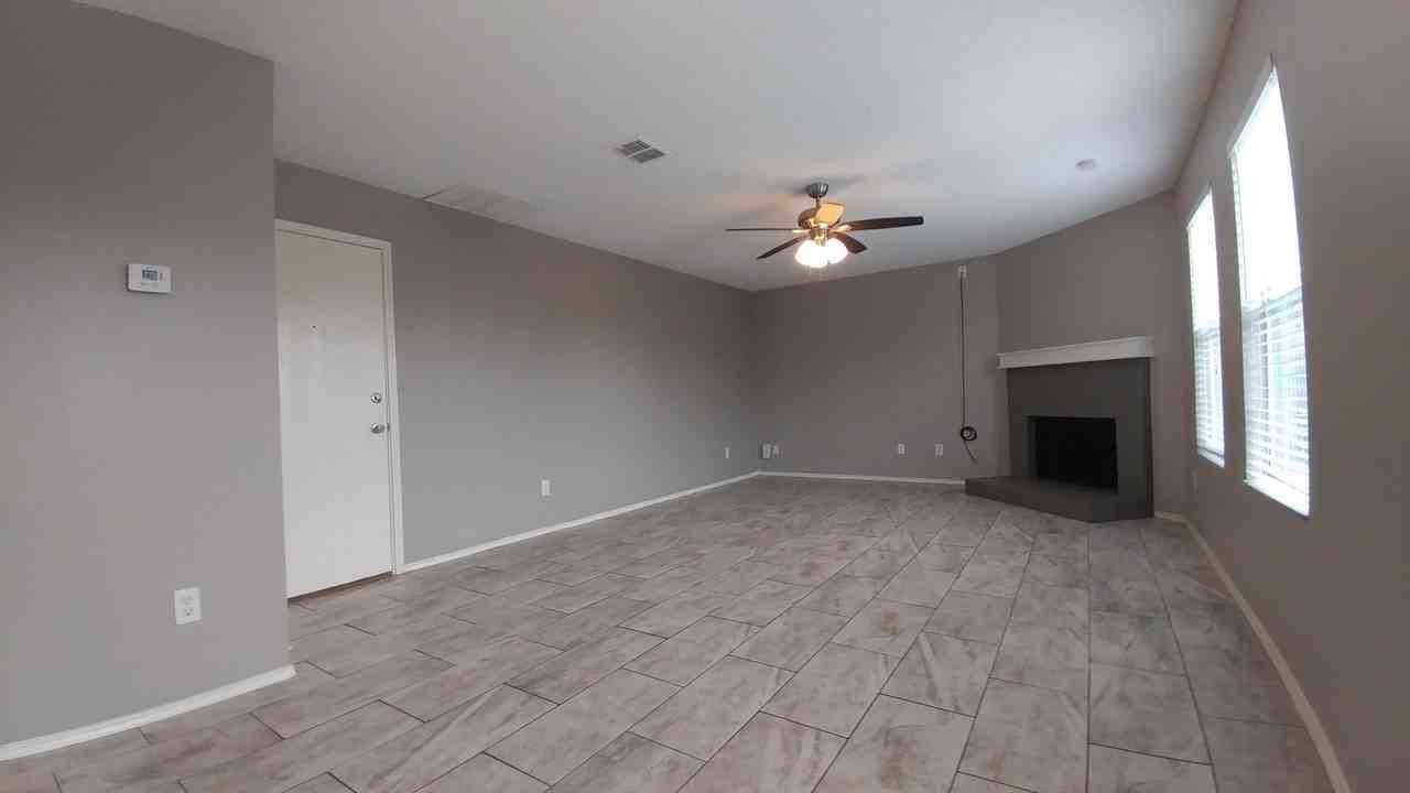 2821 Robin Ln - Photo 5 of 14