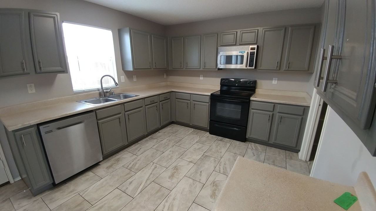 2821 Robin Ln - Photo 6 of 14