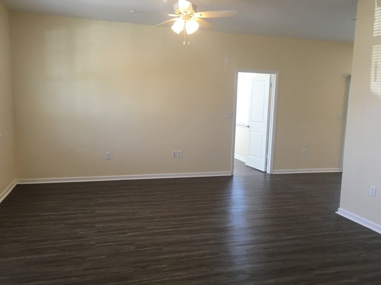 4315 Farringdon Way - Photo 3 of 33