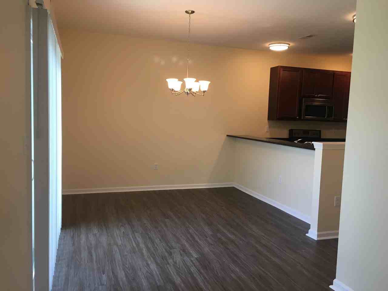 4315 Farringdon Way - Photo 6 of 33