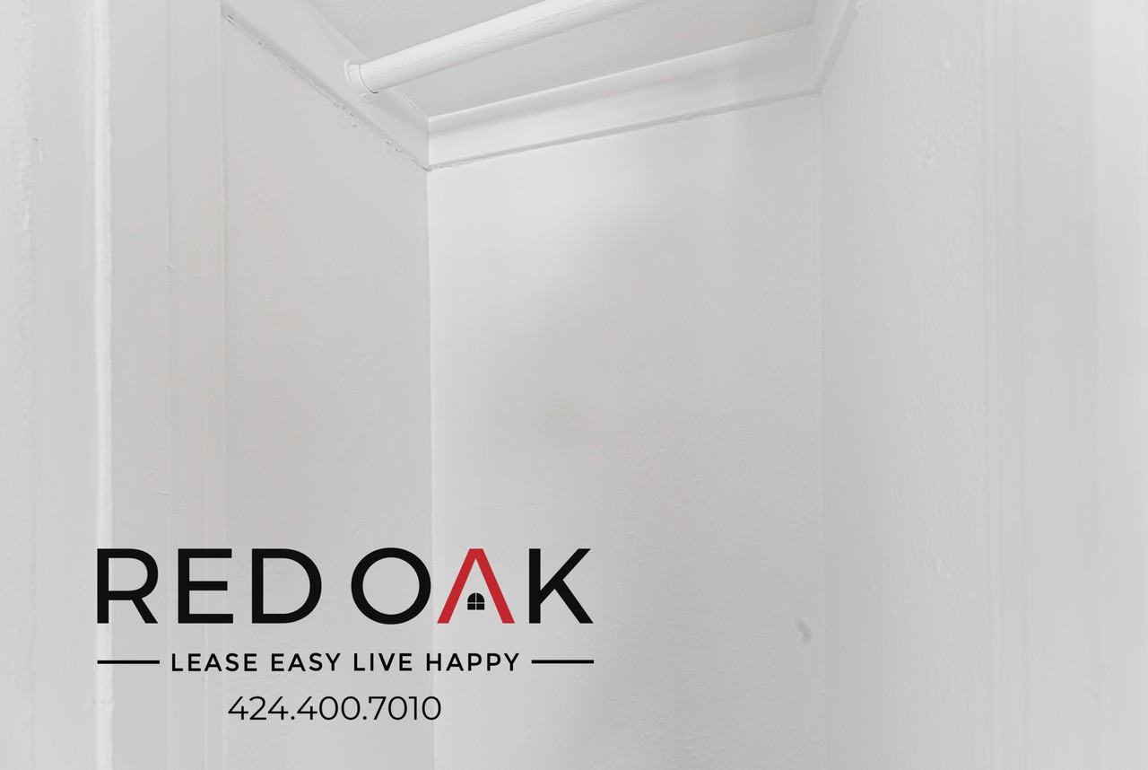 ICO Glendale Flats LLC - Photo 7 of 14