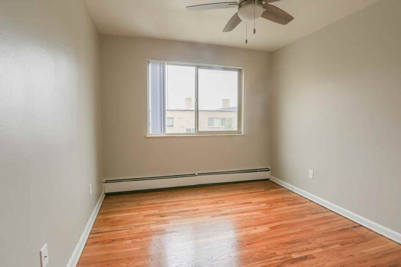Jersey Apartments - Photo 7 of 28