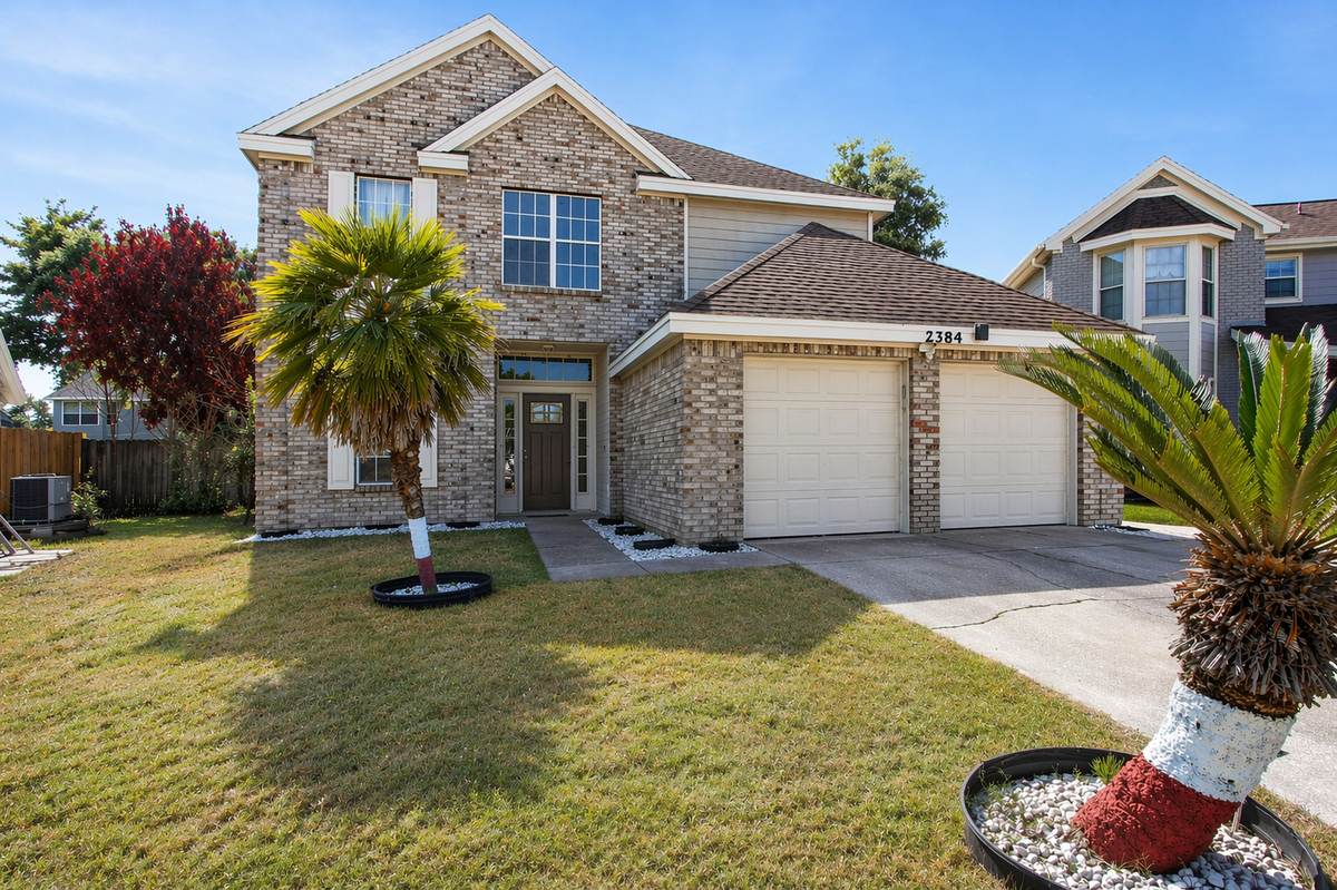 2384 Roanoke Ct - Photo 2 of 14