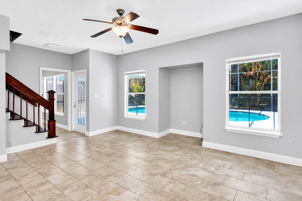 2384 Roanoke Ct - Photo 4 of 14