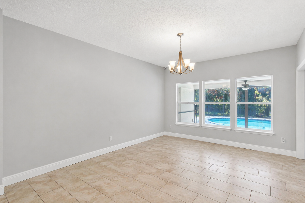 2384 Roanoke Ct - Photo 7 of 14