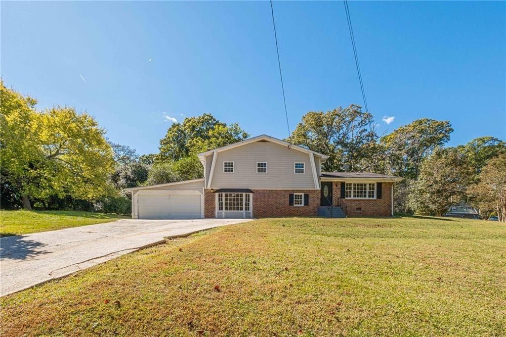 1798 Dogwood Ct - Photo 4 of 48