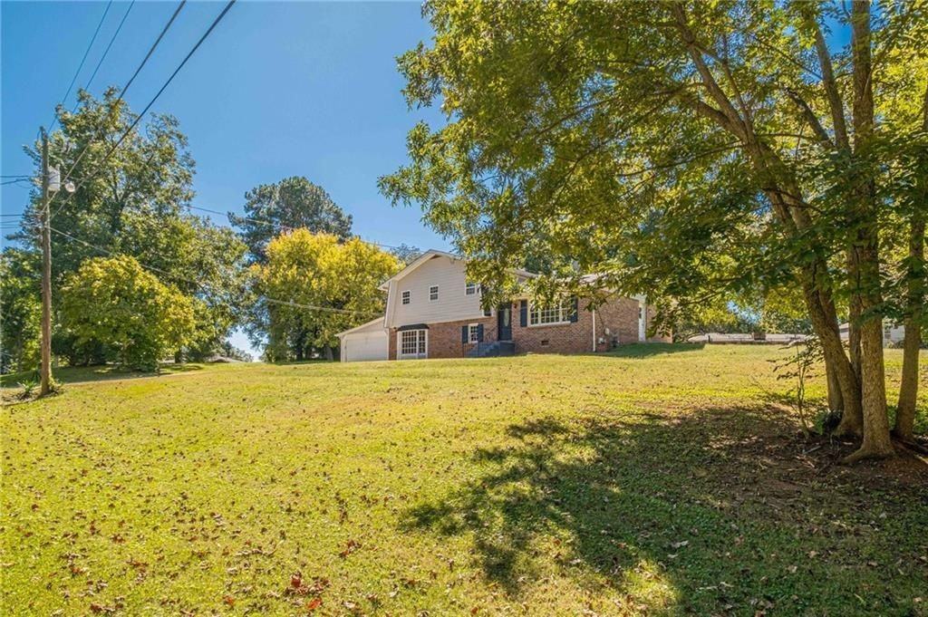 1798 Dogwood Ct - Photo 5 of 48