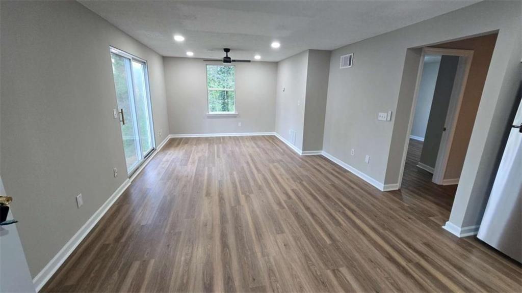 3025 Mangum Dr ##B - Photo 4 of 19