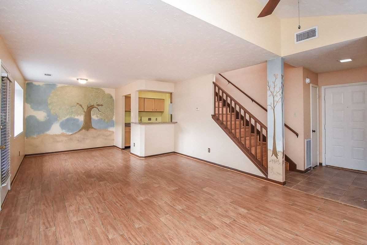 7822 Greenedge Dr - Photo 3 of 20