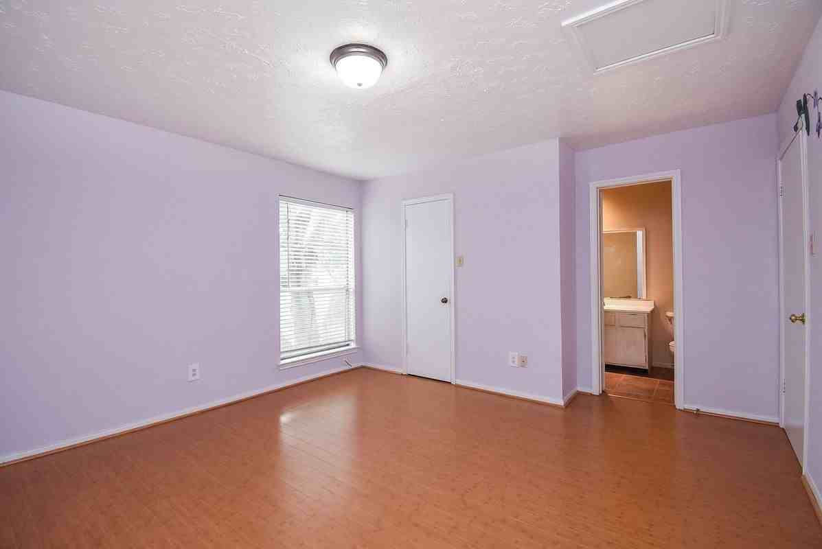 7822 Greenedge Dr - Photo 6 of 20