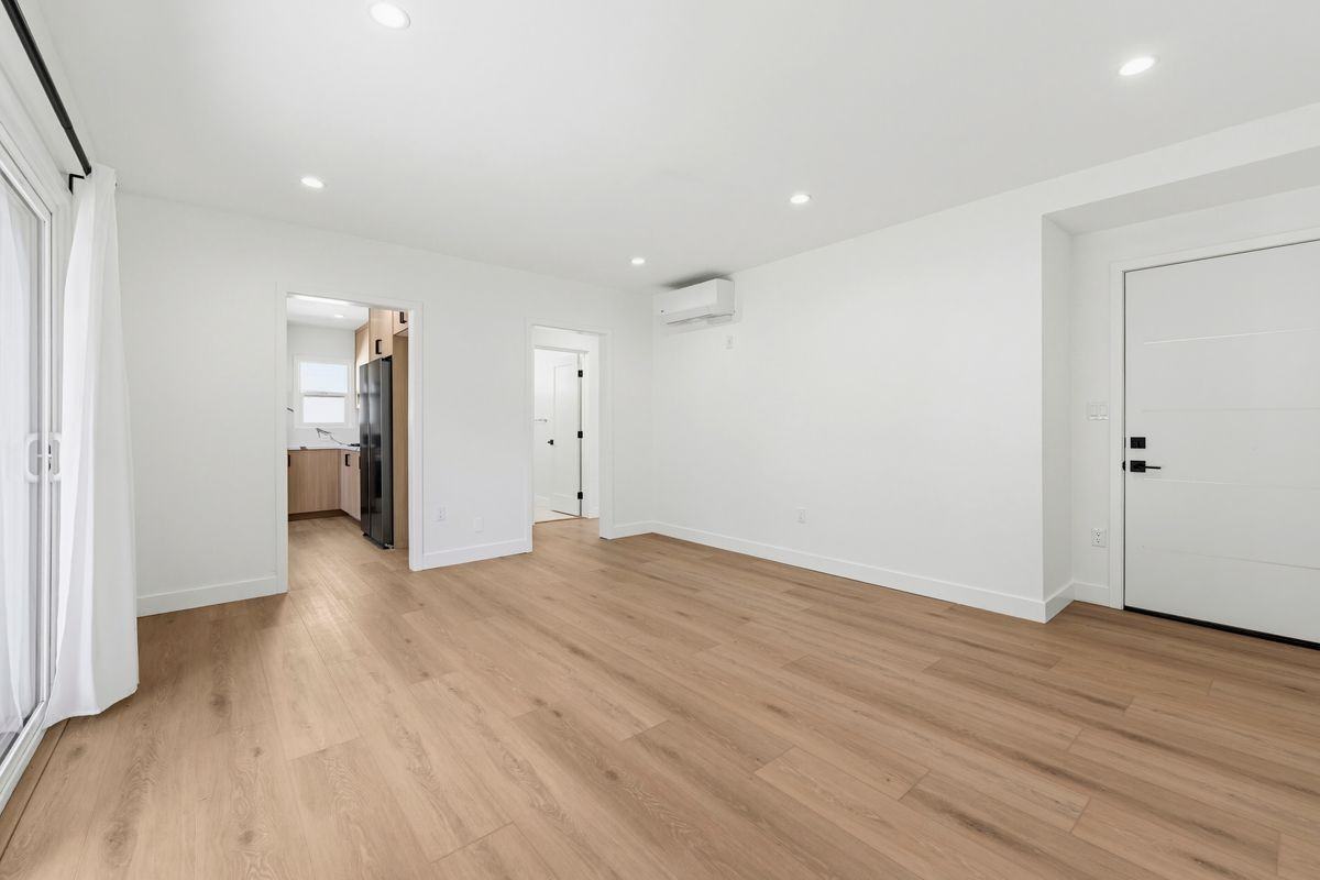 2819 Sycamore Ave - Photo 2 of 28