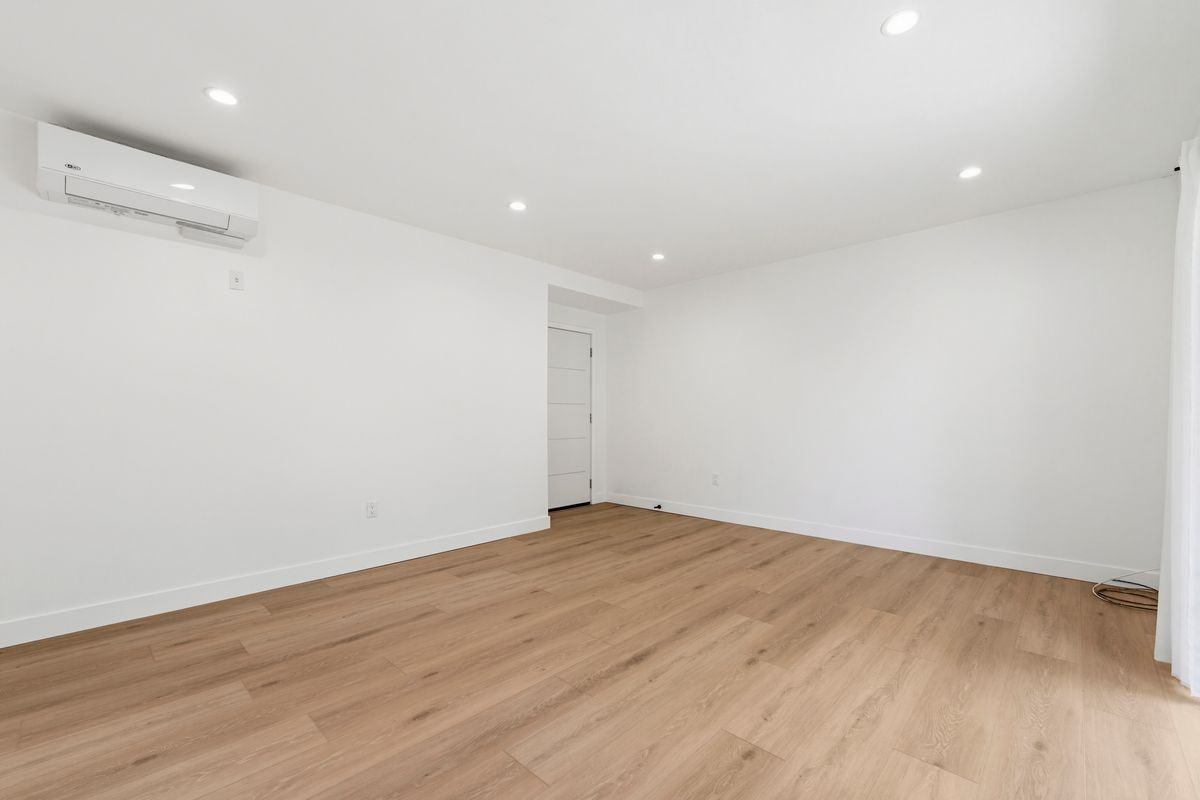 2819 Sycamore Ave - Photo 3 of 28