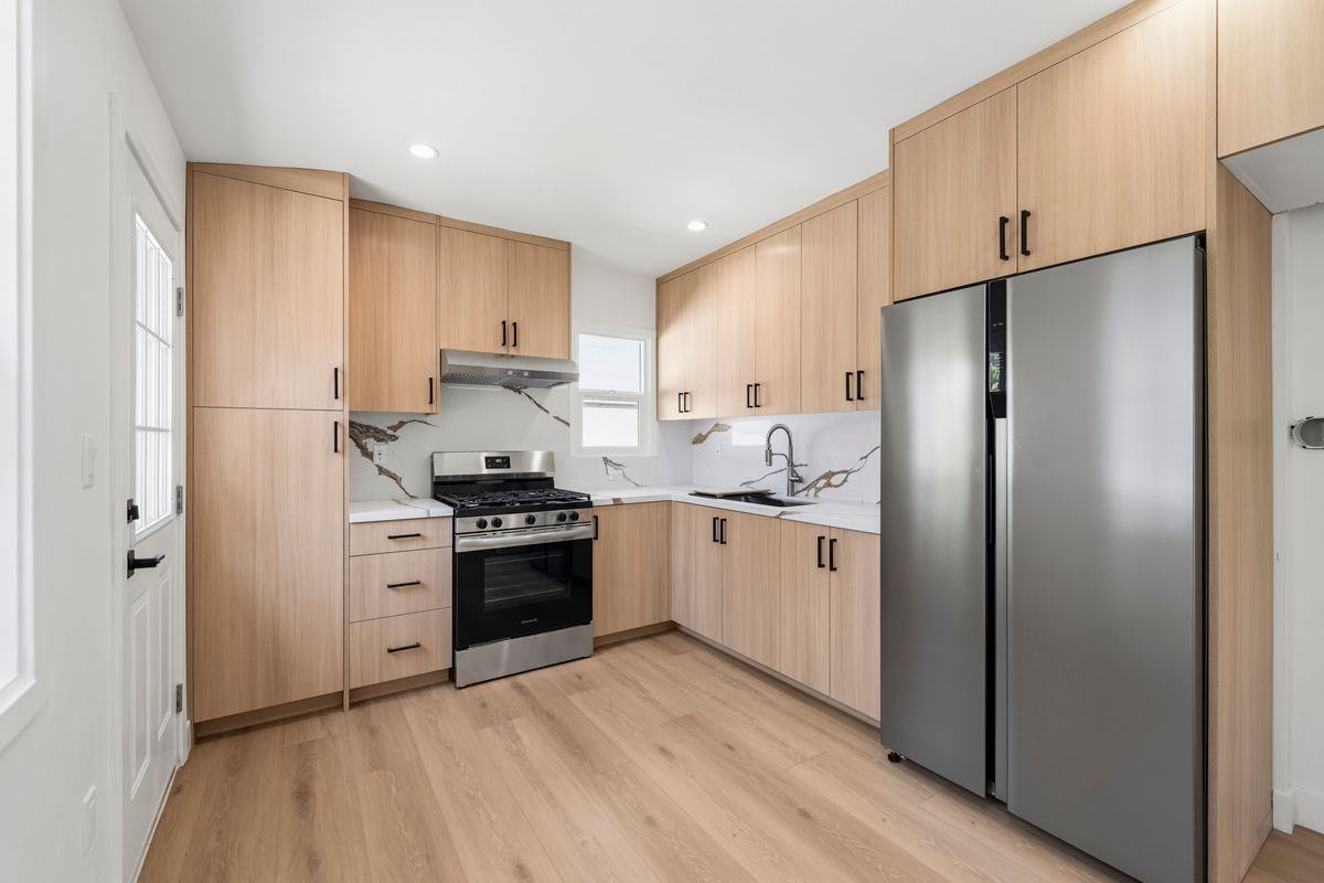 2819 Sycamore Ave - Photo 5 of 28