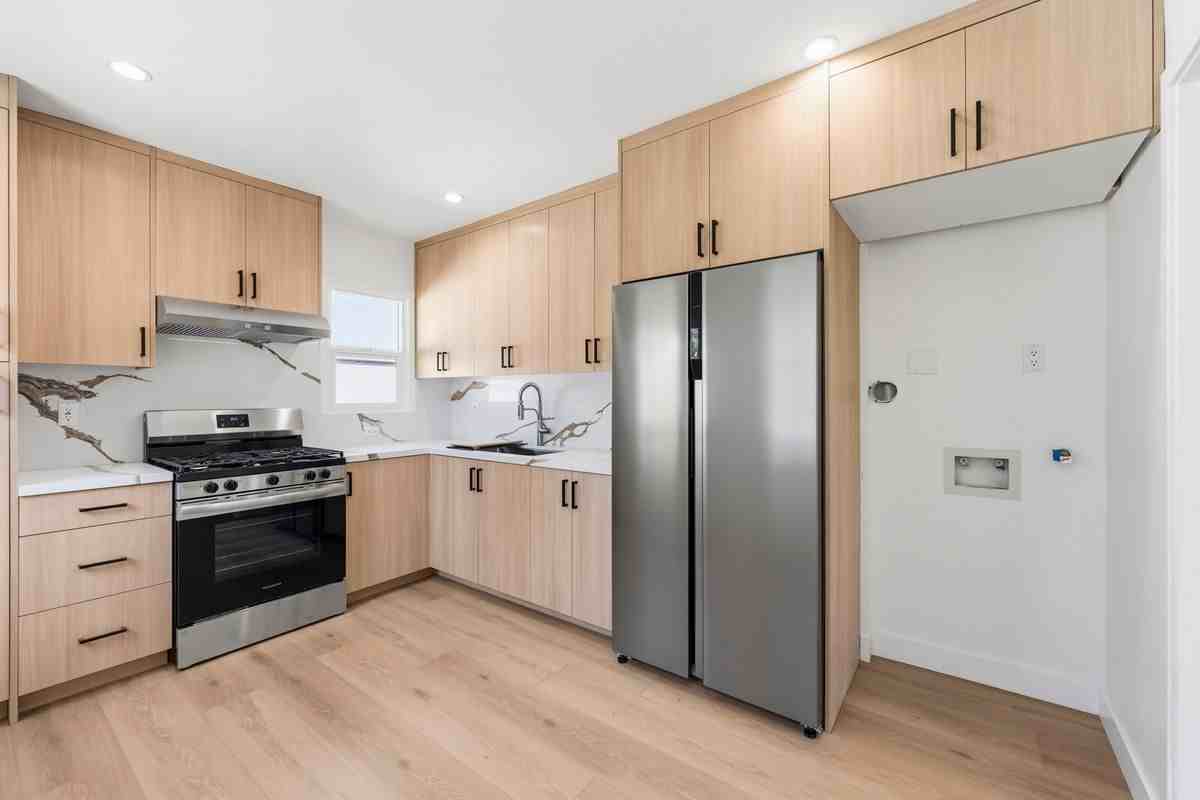 2819 Sycamore Ave - Photo 7 of 28