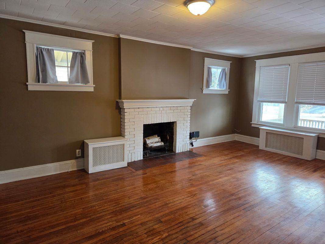 1594 Union St Apt 1st - Photo 2 of 8