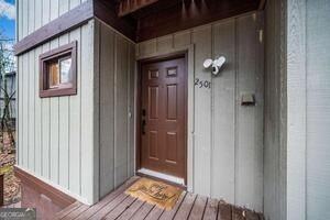 2501 Fairway Oaks - Photo 2 of 32