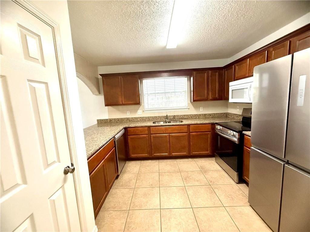 106 Northchase Ct - Photo 5 of 19