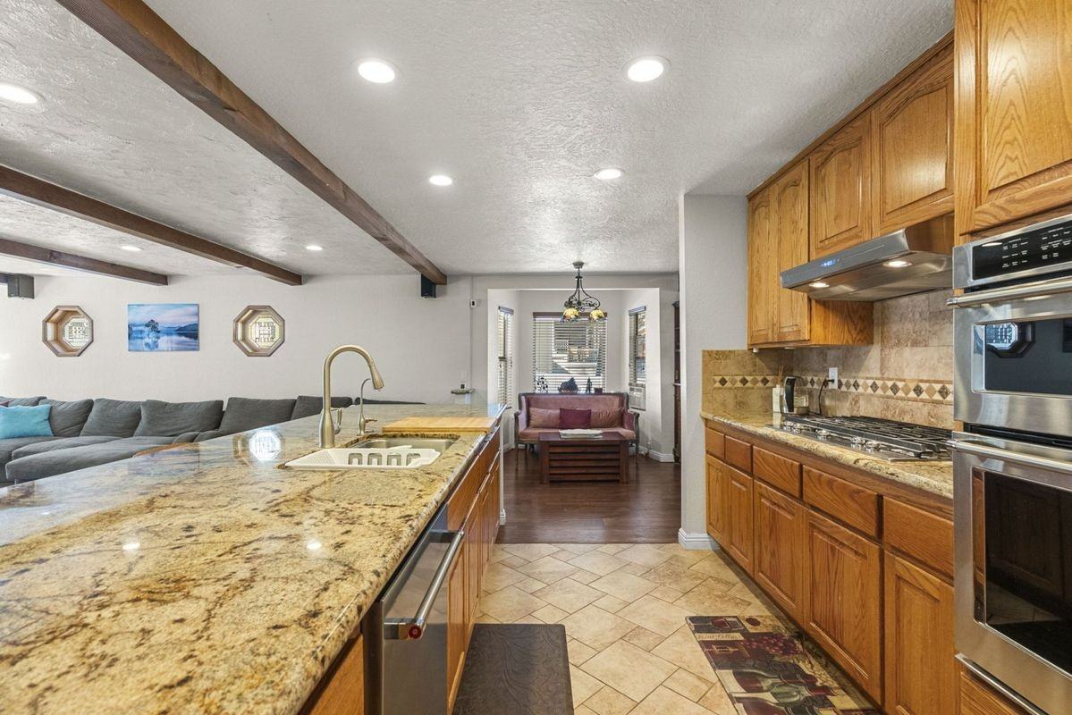 1197 Oriole Rd - Photo 7 of 23