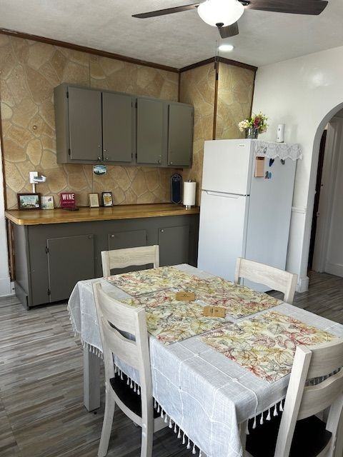 214 Oak St - Photo 7 of 7