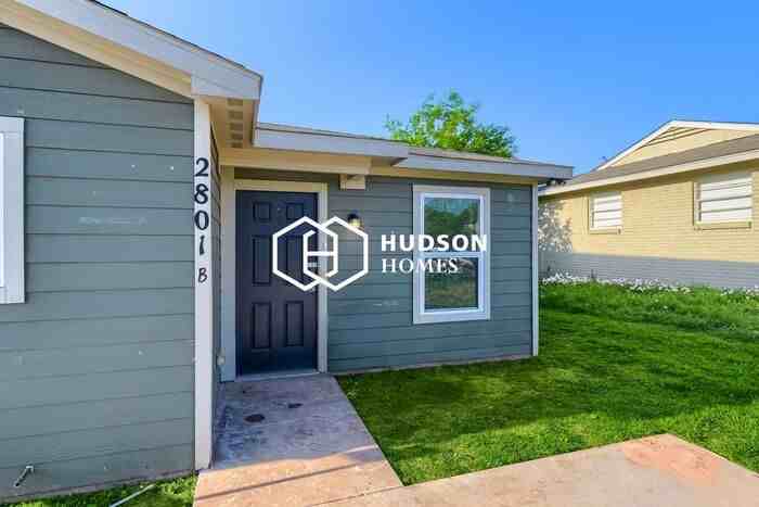 2801 Roanoke Dr #B - Photo 3 of 14