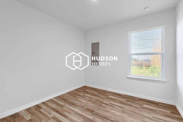 2801 Roanoke Dr #B - Photo 7 of 14