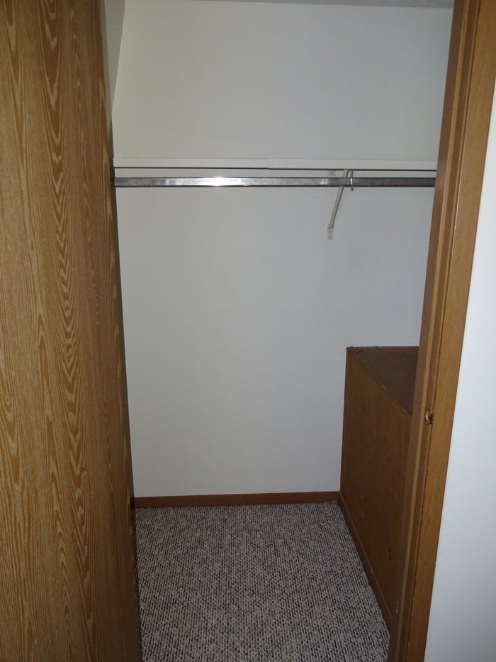 212 Piedmont Dr - Photo 6 of 10