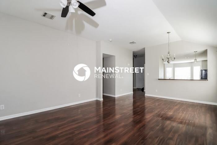 10529 Splitridge Ct - Photo 4 of 16