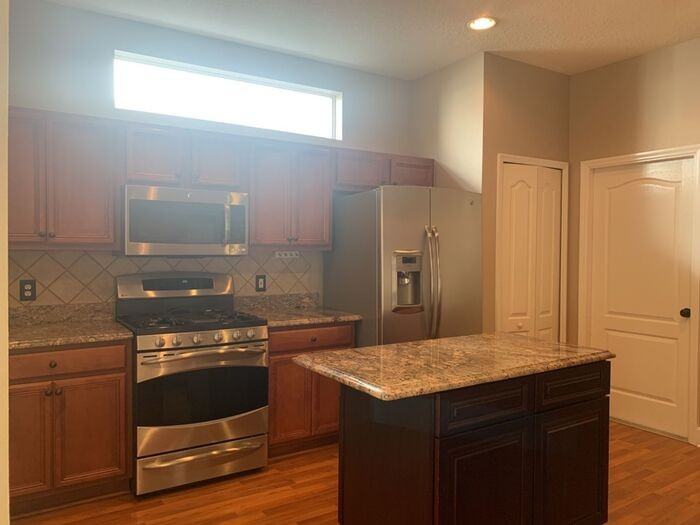 10804 Spring Mountain Pl - Photo 4 of 22