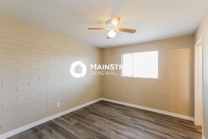 5534 W Weldon Ave - Photo 7 of 15