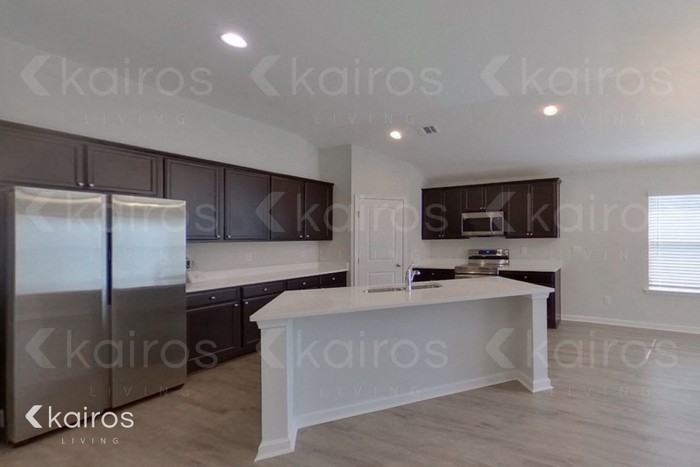 30 Carrollton Dr - Photo 4 of 16