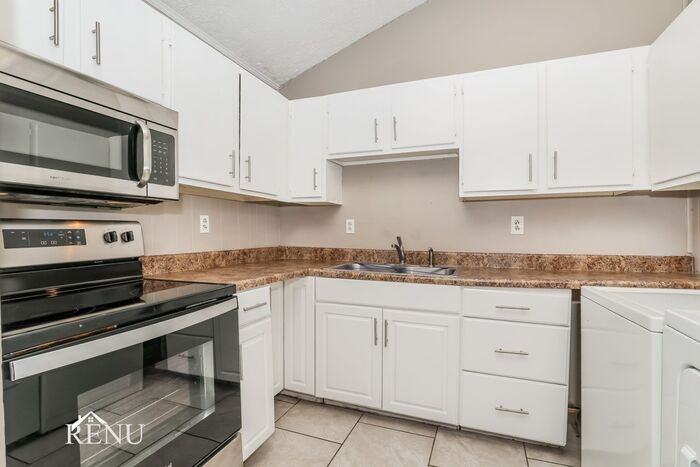 1025 Petway Ave #B - Photo 4 of 18