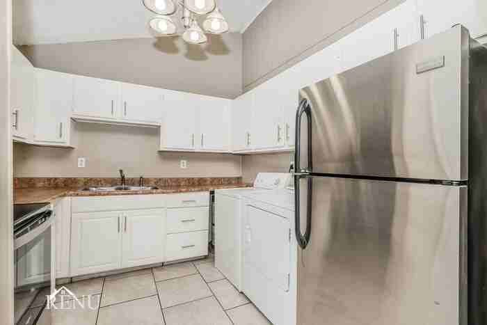 1025 Petway Ave #B - Photo 5 of 18