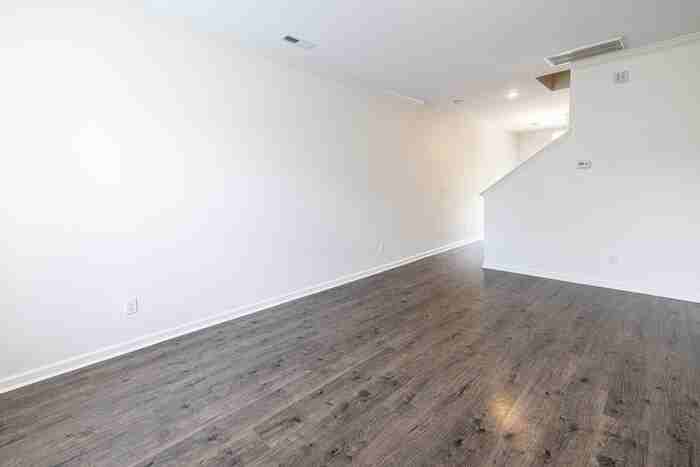 4648 Kyle Dr - Photo 3 of 34