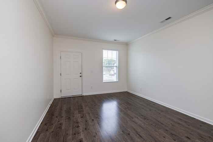 4648 Kyle Dr - Photo 4 of 34