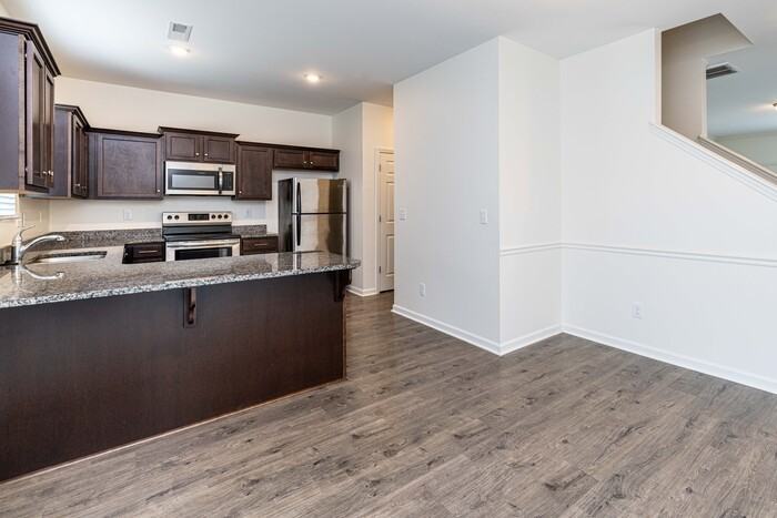 4648 Kyle Dr - Photo 7 of 34