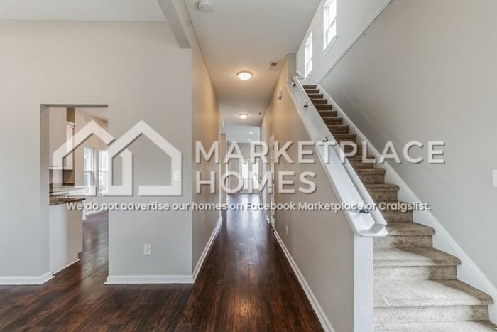 2529 Tidewater Dr - Photo 4 of 33