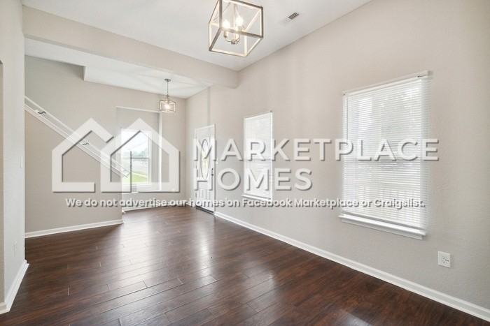 2529 Tidewater Dr - Photo 5 of 33