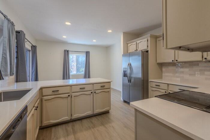 1321 N Paseo Maravilloso - Photo 7 of 28