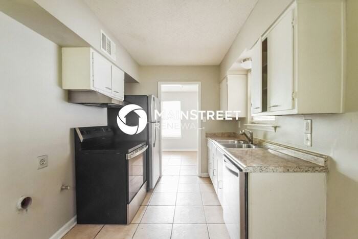 4877 Brentdale Ave - Photo 6 of 17