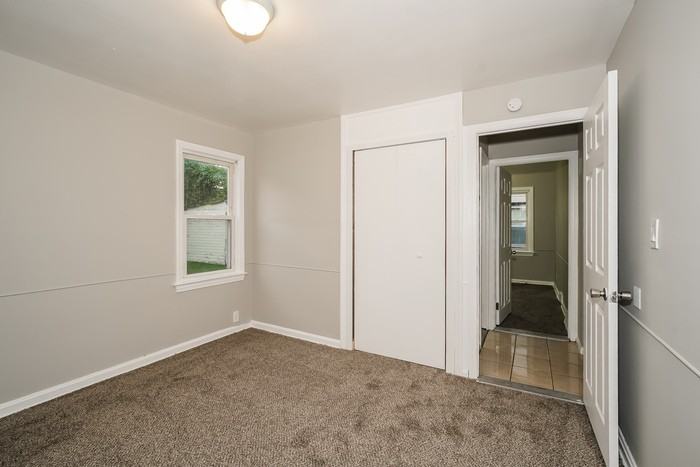 18505 Maple Heights Blvd - Photo 7 of 12