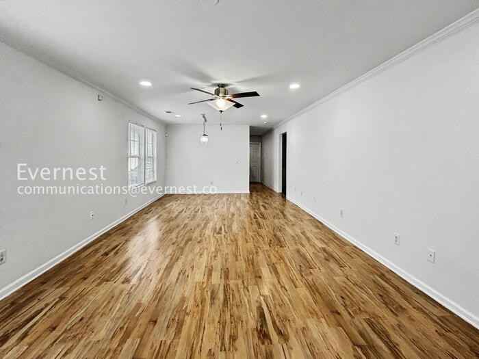 1065 Fair St Sw #B - Photo 2 of 25