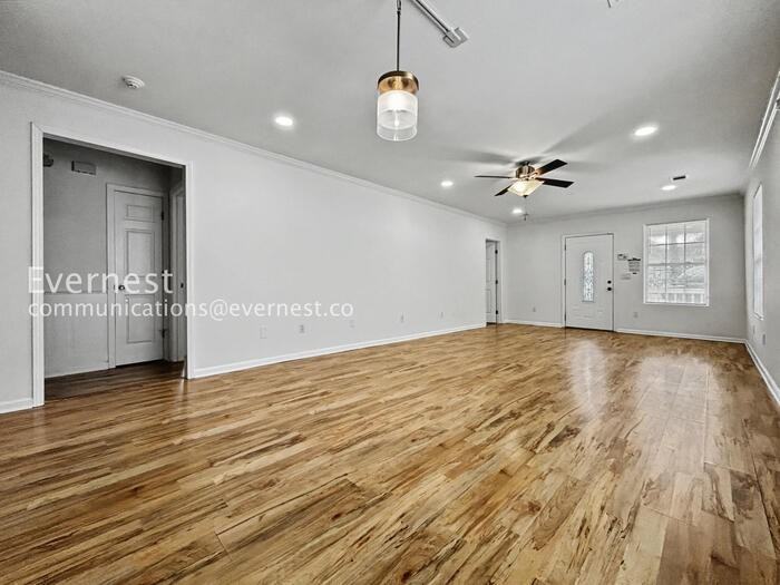 1065 Fair St Sw #B - Photo 3 of 25